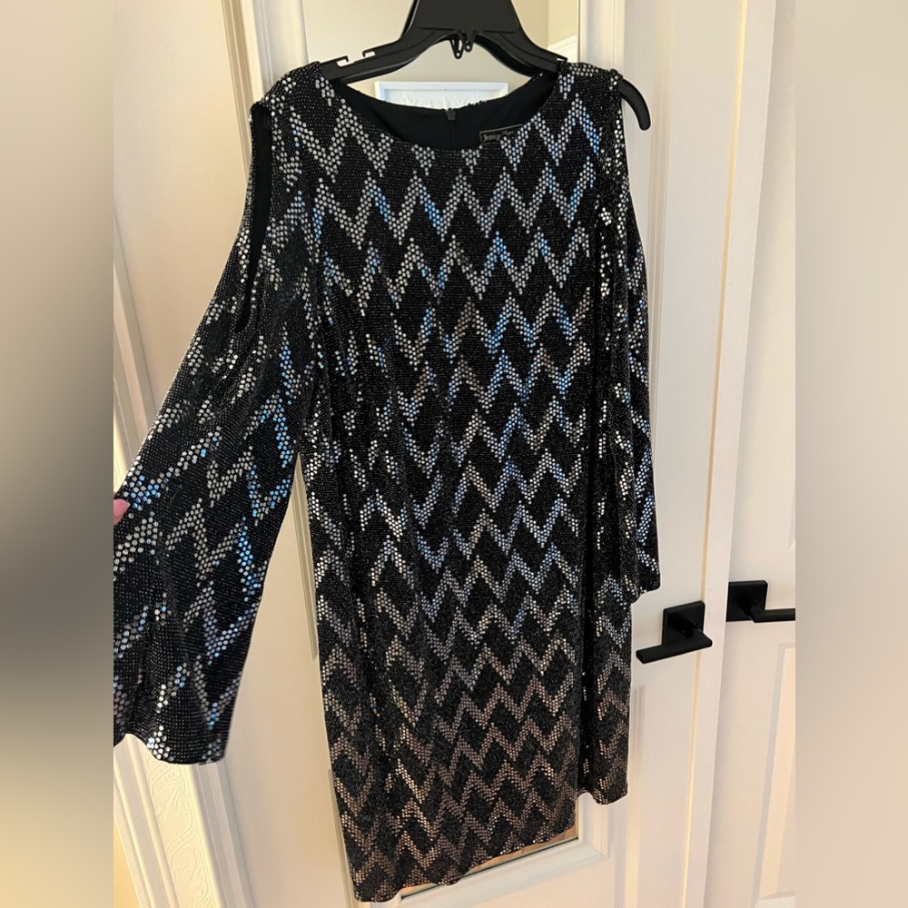 Beautiful dress!